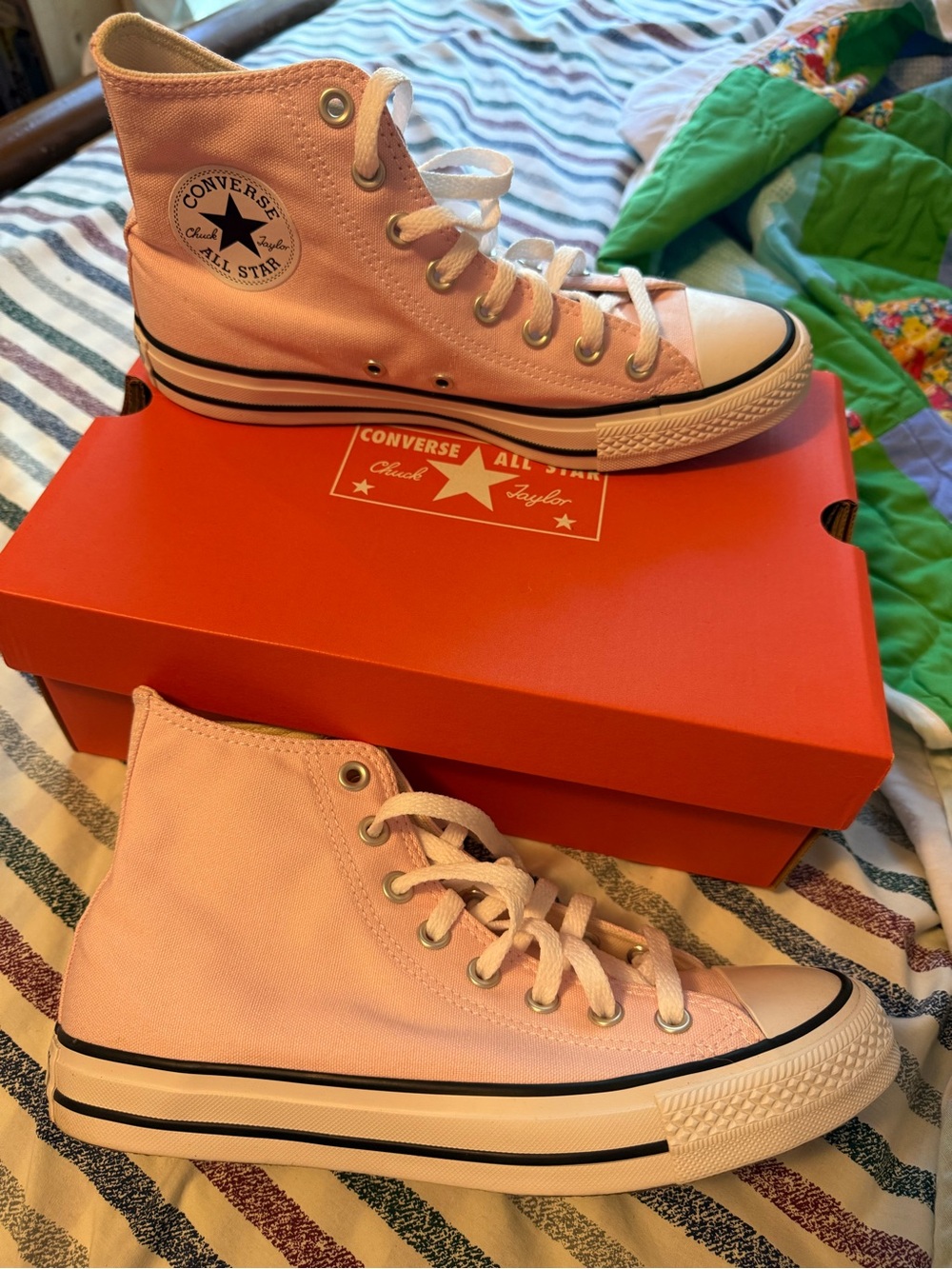 Pink converse - Picture 3 of 4